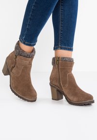 TOM TAILOR Boots à talons - taupe