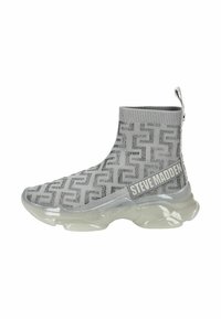 Šedé pletené kotníkové tenisky s geometrickým vzorem, průhlednou podrážkou a božní štítkem. Design na slip-on s elastickým lemem pro snadné obouvání.