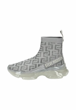 Grau gestrickter Knöchelsneaker mit geometrischem Muster, transparenter Sohle und seitlichem Logolabel. Rutschfestes Design mit elastischem Bund für ein einfaches Anziehen.