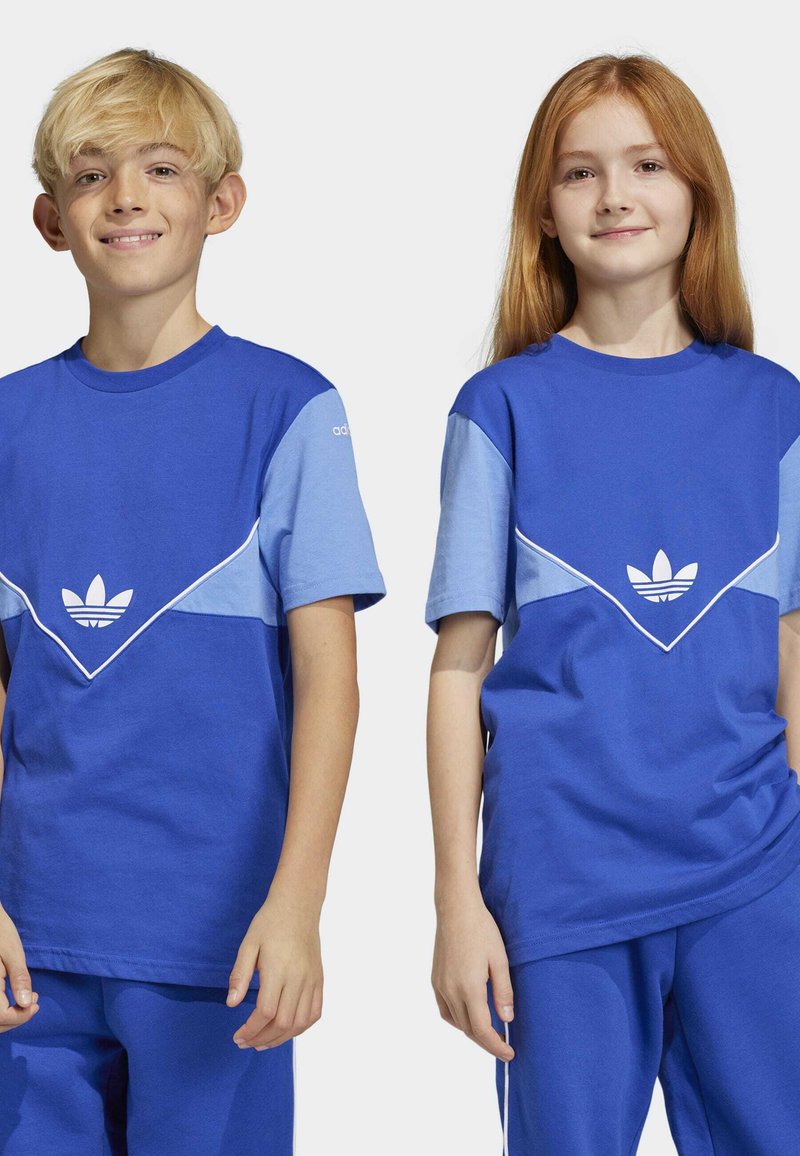adidas Originals JUNIOR Tshirt con stampa semi lucid blue blue