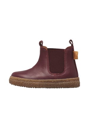 Stivaletto alla caviglia di pelle color granata per bambini con pannello laterale elastico marrone e suola in gomma texturizzata.