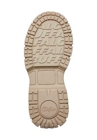 Suola in gomma beige chiaro con treads testurizzati, branding in rilievo e vari modelli di grip per trazione e durata.