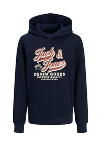 Sudadera azul marino hecha de tela suave, con un bolsillo frontal y un gran estampado gráfico en crema y rojo que dice "Jack & Jones."