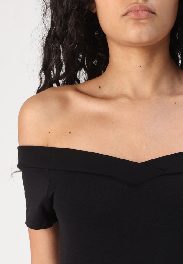 PCMALIVA OFF SHOULDER V NECK - Basic T-shirt3