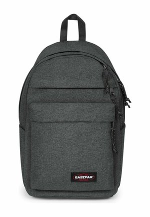 Sac à dos Eastpak gris foncé avec poche avant zippée, compartiment principal zippé et poignée supérieure en tissu noir.