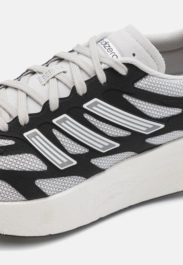 ADIZERO ARUKU UNISEX - Trainers3