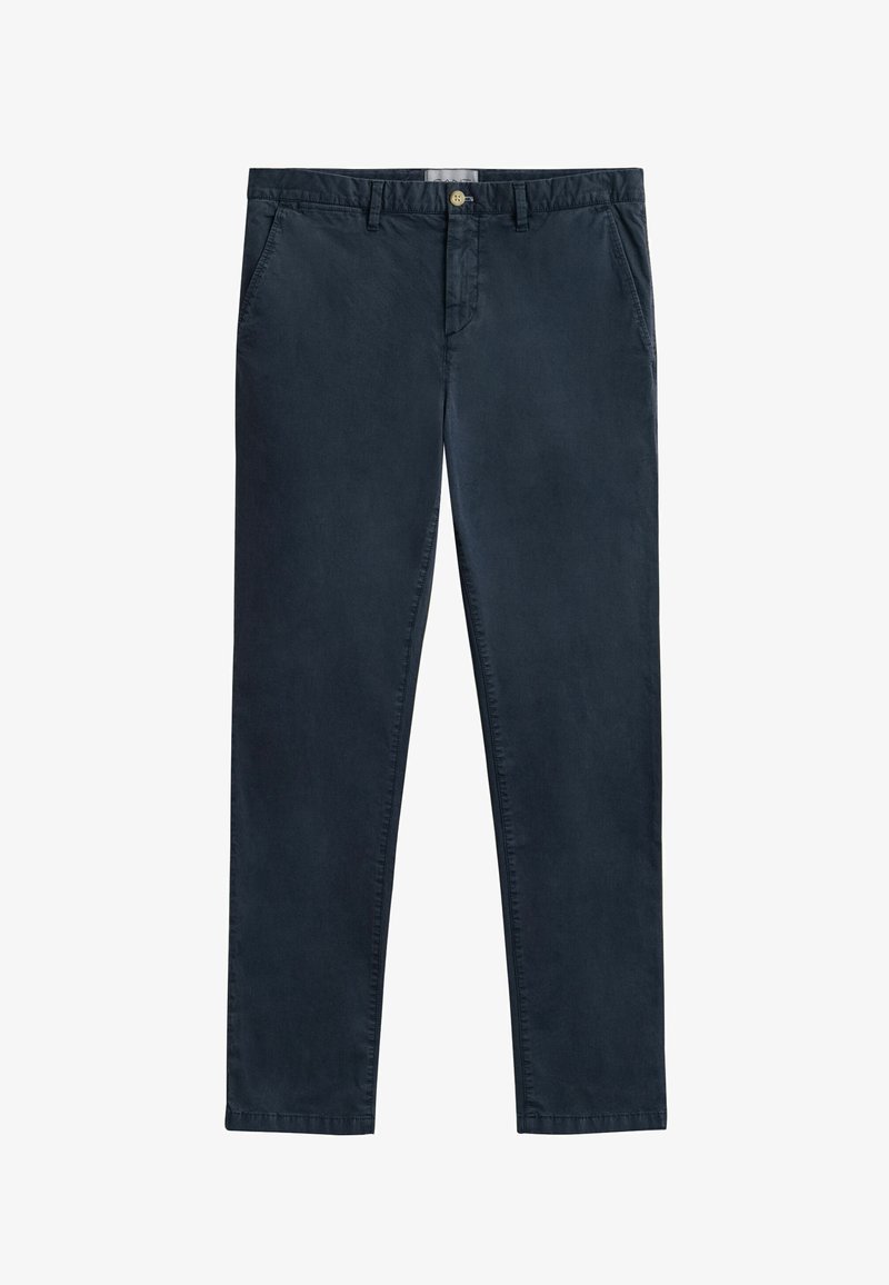 Pantalones azul oscuro de corte recto con bolsillos laterales, cierre de botón y trabillas para cinturón, dispuestos planos sobre un fondo blanco.