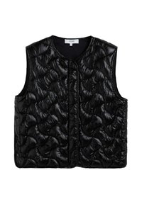 Chaleco negro acolchado hecho de tejido brillante, que presenta un diseño sin mangas, cuello redondo y patrones de ondas texturizadas en toda la superficie.