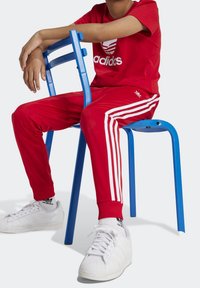 adidas Originals Träningsbyxor - better scarlet