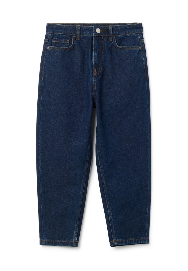 Vaqueros de mezclilla azul oscuro con corte recto, que cuentan con una cremallera de botones, cinco bolsillos y detalles de costura en naranja que contrastan.