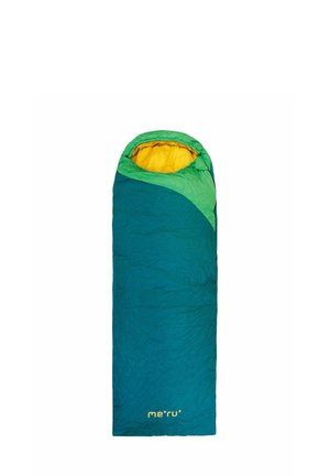 Mumien-Schlafsack in Türkis mit geliner Innenfarbe und grünen Akzenten. Verfügt über eine strukturierte Außenseite, die geschichtete Designelemente zeigt.