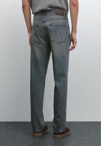 Massimo Dutti TAPERED FIT - Jeans Tapered Fit - mottled blue