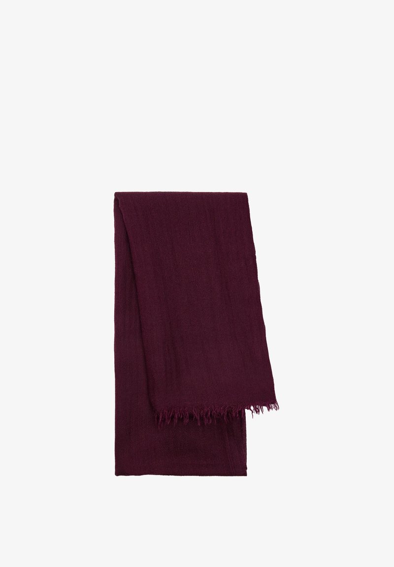 Bordowy szalik wykonany z miękkiego materiału, z frędzlami na krawędzi i gładką powierzchnią, starannie złożony, aby wyeksponować swój prostokątny kształt.