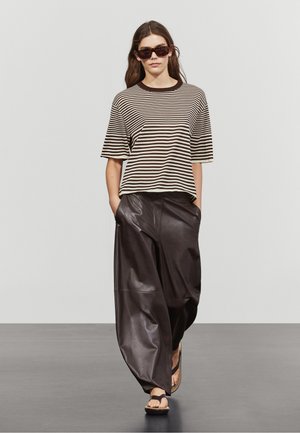 Massimo Dutti, - T-shirt z nadrukiem