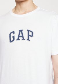GAP Camiseta estampada - white