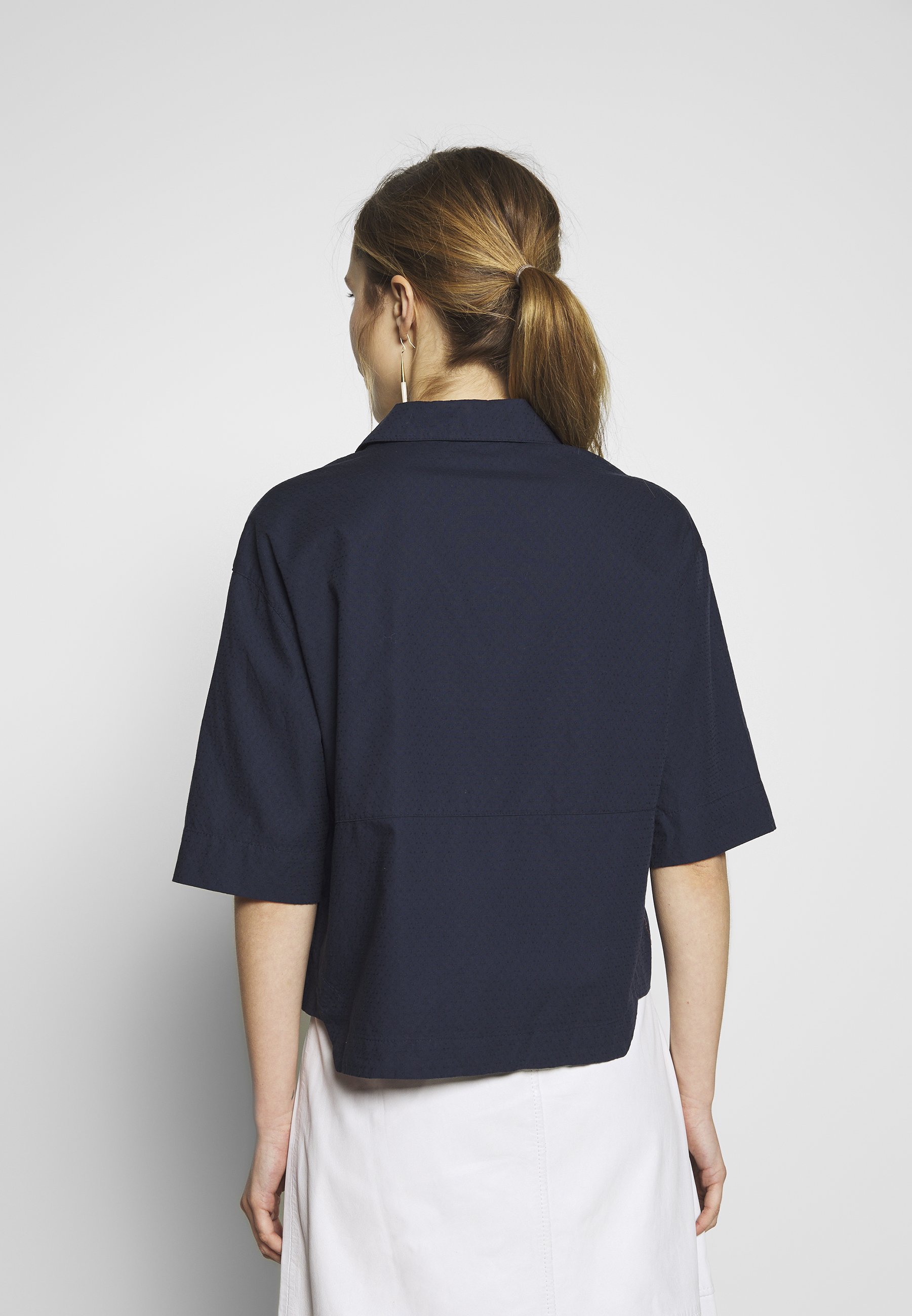 Opus FRIEDI AJOUR Skjorte dark blue Zalando.no Opus FARBA - Bluser - dark blue