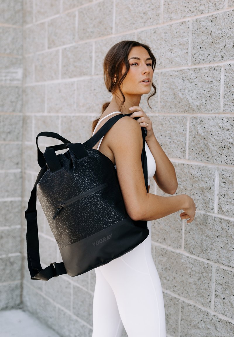 Damen Handtaschen | VOORAY FLEX CINCH Tagesrucksack black foil/schwarz meliert - AI46789 Damen Handtaschen | VOORAY FLEX CINCH Tagesrucksack black foil/schwarz meliert - AI46789
