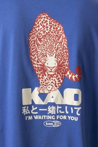 Blue cotton t-shirt featuring a red leopard graphic and “KAO” text. Includes Asian characters and the phrase “I'M WAITING FOR YOU” in white.
