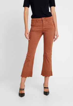 Jean flare - metallic red