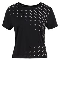 Lyhythihainen musta T-paita, jossa on hopeinen diagonaalinen liukuväri. Valmistettu pehmeästä kankaasta, jossa on pyöreä kaula-aukko ja rento istuvuus.