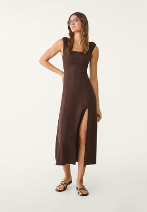 Stradivarius FLOWING MIDI WITH CROSSED BACK  - Vestito casual - dark brown