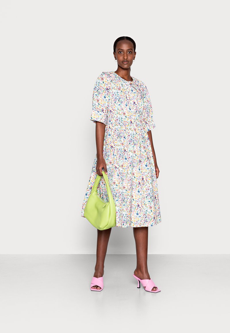 Damen Freizeitkleider | Lollys Laundry BOSTON DRESS Freizeitkleid multi coloured/mehrfarbig - CP40329 Damen Freizeitkleider | Lollys Laundry BOSTON DRESS Freizeitkleid multi coloured/mehrfarbig - CP40329