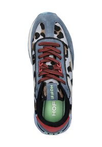 Sneaker with leopard-print faux fur and blue suede upper, red laces, green insole, and black accents. Features a padded collar and logo tag.