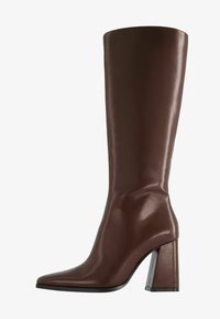 Izbrano, dark red