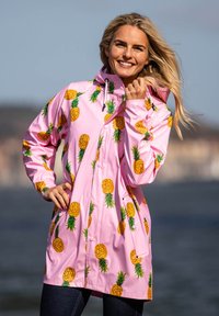 Blount & Pool MONSOON RAIN  - Regenjacke / wasserabweisende Jacke - pink pineapple