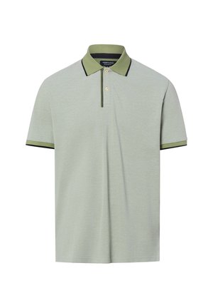 Jasnozielona koszulka polo z krótkim rękawem, oliwkowym kołnierzykiem, dwoma guzikami z przodu oraz oliwkowo-czarną lamówką na krawędziach rękawów i kołnierzyka.