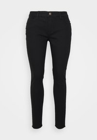 Calças jeans skinny pretas feitas de denim elástico, com um design clássico de cinco bolsos e fecho de botão na cintura. Barra crua no tornozelo.