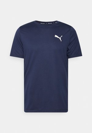 Camiseta de manga corta azul marino hecha de tejido ligero, con un logotipo blanco de Puma en el lado izquierdo del pecho y un cuello redondo.