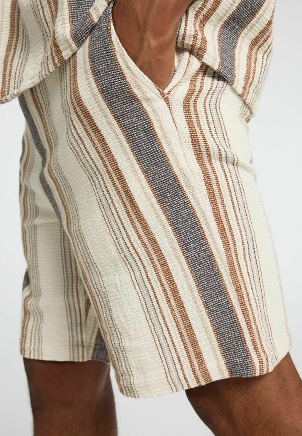 SLHREGSAL - Shorts - egret2