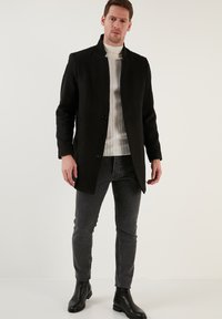 Buratti Īss mētelis - black