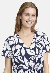 Vera Mont SOMMER MIT V-AUSSCHNITT - Hverdagskjole - dunkelblau weiß