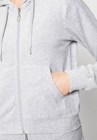 Gina Tricot Felpa con zip - grey