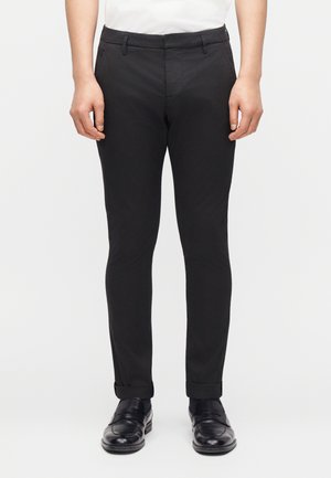 TROUSERS SLIM CHINO GAUBERT - Hlače chino - black