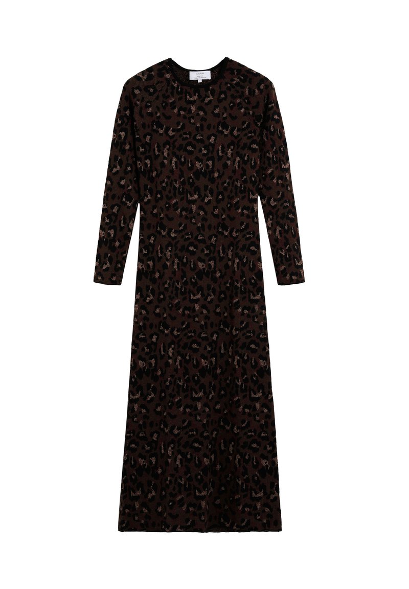Vestido largo marrón con un patrón de estampado de leopardo, con mangas largas y un escote redondo. Hecho de una tela suave y con textura.