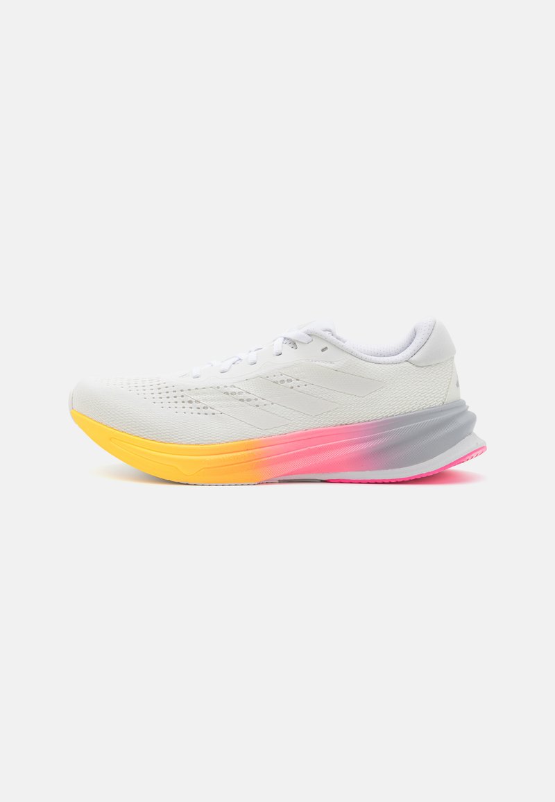 adidas Performance SUPERNOVA RISE - Sapatos para corrida em estrada - footwear white/crystal white/lucid pink