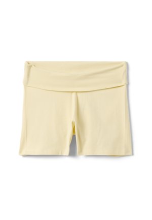 Pantalones cortos de tela elástica de color amarillo claro con una cinturilla ancha doblada y longitud a mitad del muslo.