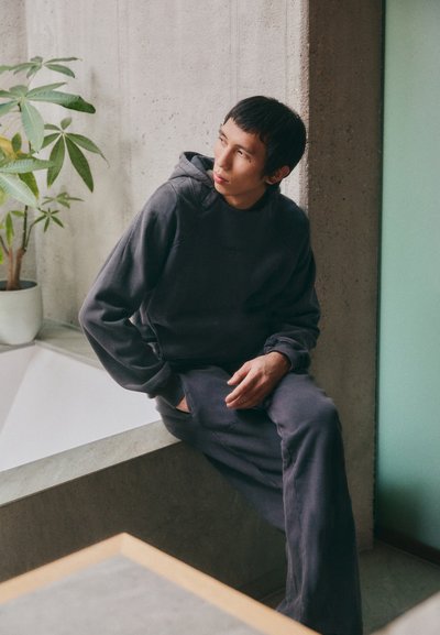 Han Kjøbenhavn REGULAR PANTS UNISEX - Pantaloni sportivi - grey