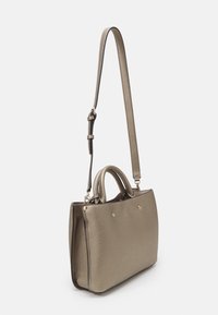 Guess MERIDIAN GIRLFRIEND SATCHEL - Håndveske - bronzo