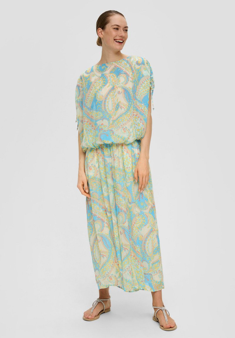 Maxi jurk met een paisleypatroon in pastelblauwe en gele tinten, met een losse pasvorm en korte mouwen. Lichtgewicht stof.