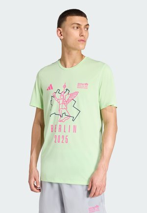 BMW BERLIN-MARATHON 2025 EVENT TEE - Print T-shirt - semi green spark