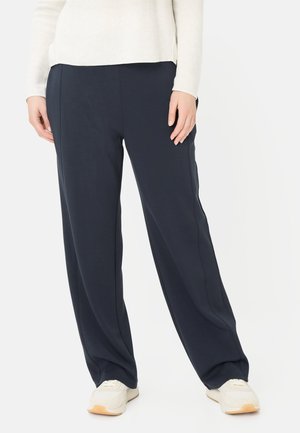 - Spodnie treningowe