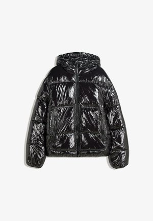 Black puffer jacket with a glossy finish, horizontal quilted design, adjustable hood, two front pockets, and a central zipper closure.