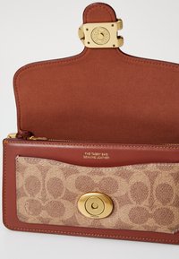 COACH TABBY SHOULDER BAG 20 - Handbag - tan rust
