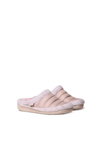 Zapatillas beige acolchadas con un suave forro de forro polar rosa claro, que cuentan con una parte superior de textura suave y una suela plana para mayor comodidad.