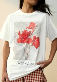 Next LICENSE MATISSE FRONT GRAPHIC SHORT SLEEVE - Apdrukāts T-krekls - white