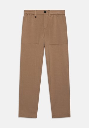 Pantalon marron avec une coupe décontractée, taille élastique et fermeture à bouton. Comprend des poches avant et un tissu lisse et doux.